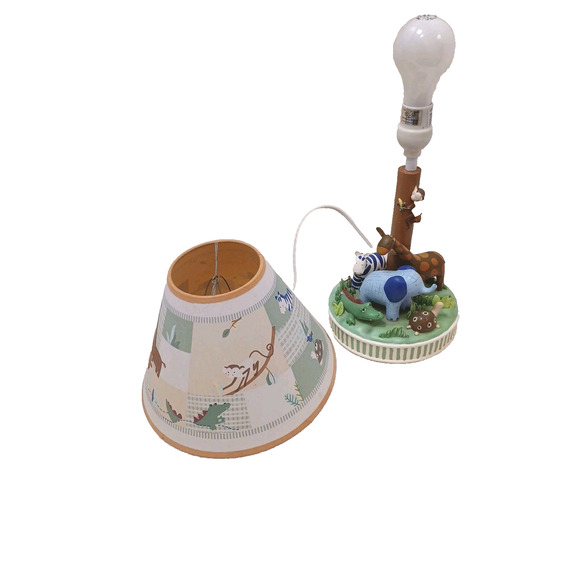 2004 Vintage Nursery Lamp Baby Jungle Animals Child Room w Shade Decor Works - Picture 13 of 16